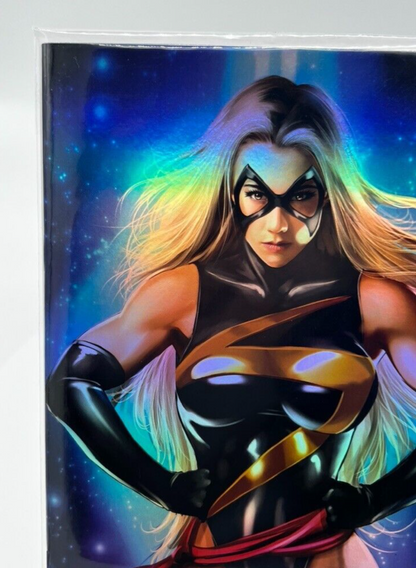 Faros Lounge Ms Marvel FERNANDO ROCHA VIRGIN FOIL LIMITED 20 Melinda's Comic