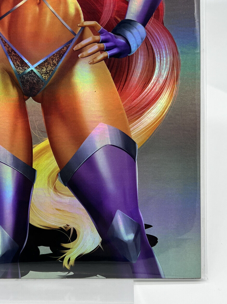 M HOUSE TEEN TITANS  STARFIRE FERNANDO ROACHA VIRGIN FOIL LIMITED 20