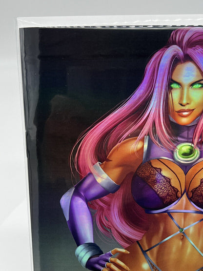 M HOUSE TEEN TITANS  STARFIRE FERNANDO ROACHA VIRGIN FOIL LIMITED 20